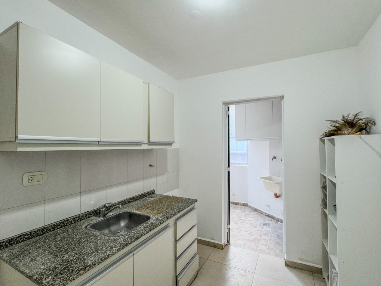 Departamento 2 Dorm + Cochera en Macrocentro | Piso 10 con Vista Abierta