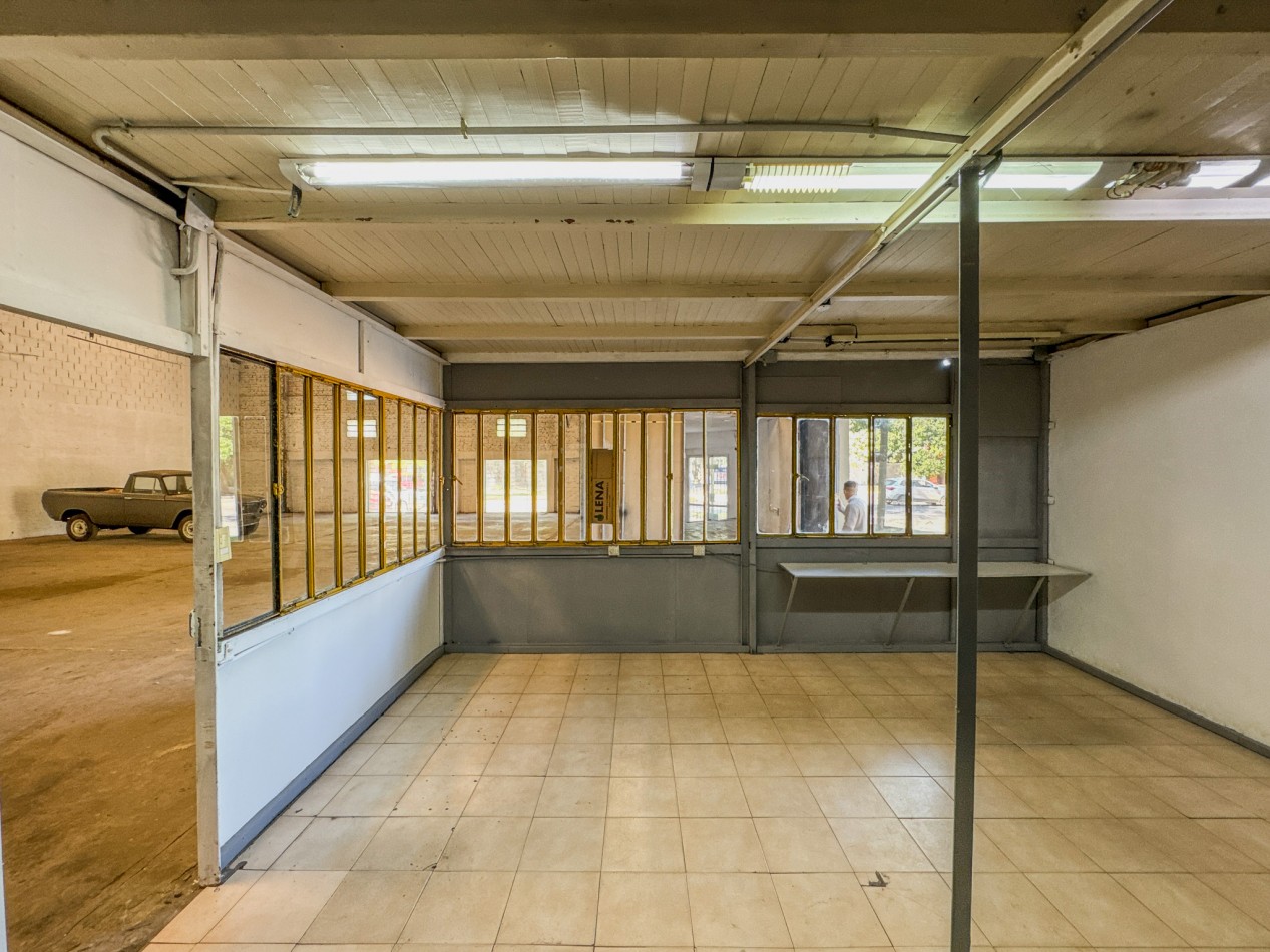 Galpon de 394 m² en Av Italia