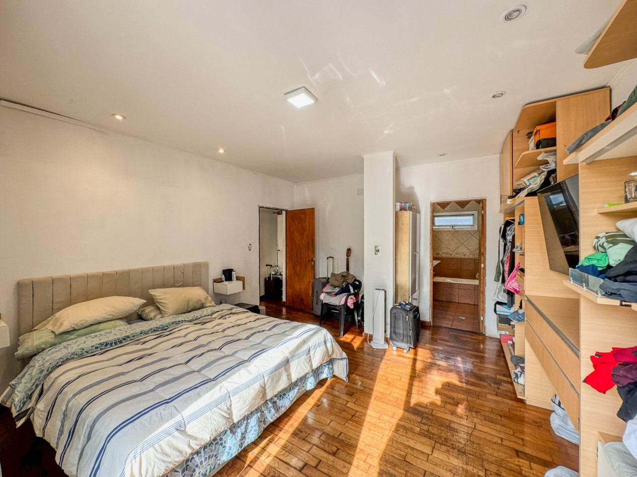 Casa con Local Comercial y Oficinas en Pleno Microcentro