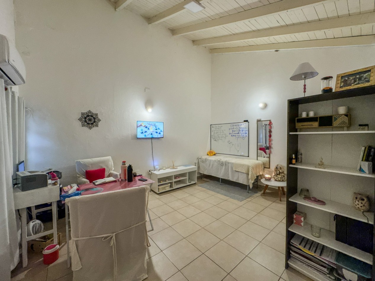Casa con Local Comercial y Oficinas en Pleno Microcentro