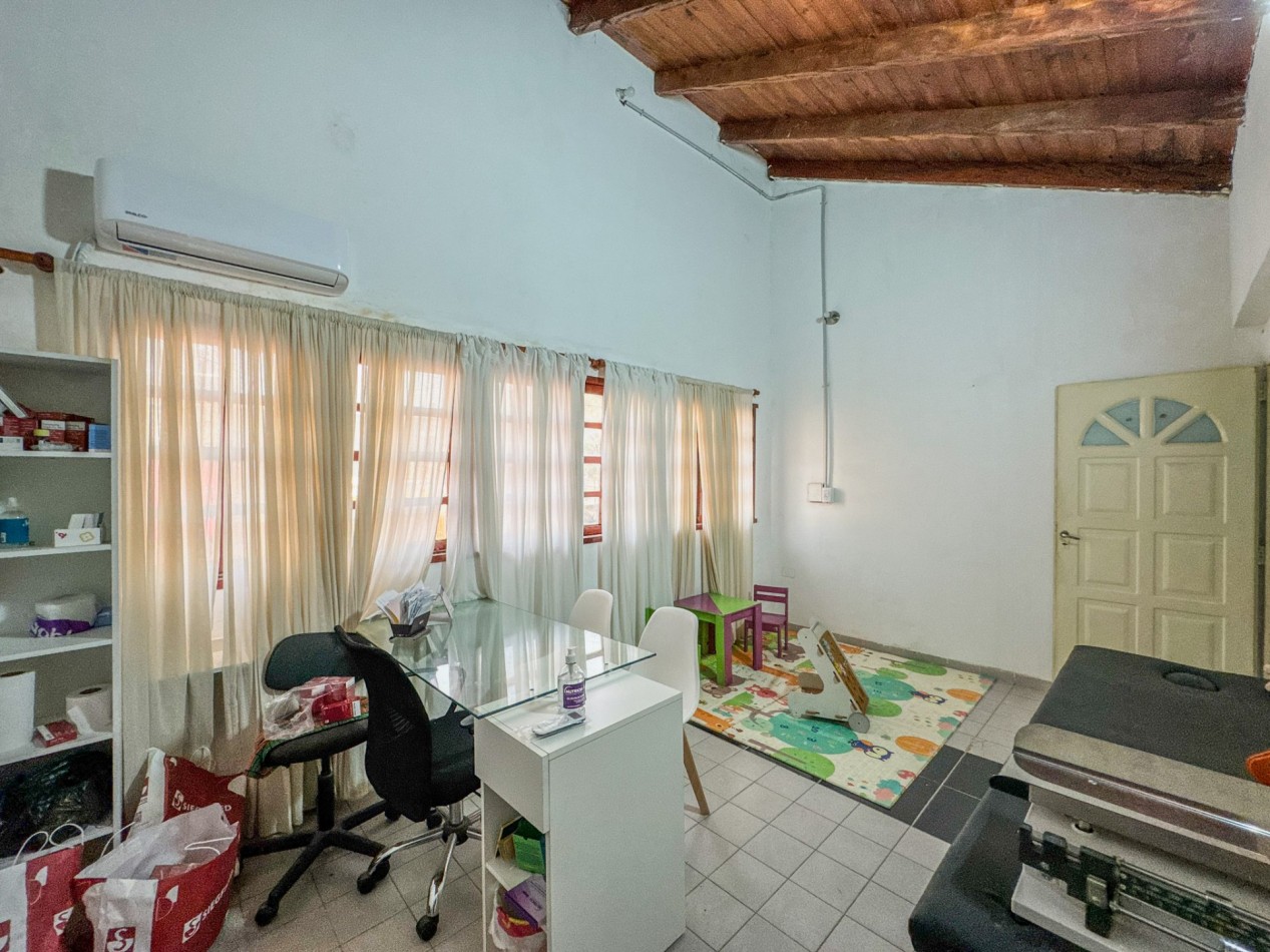 Casa con Local Comercial y Oficinas en Pleno Microcentro