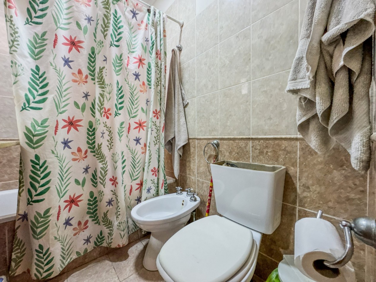 Casa con Local Comercial y Oficinas en Pleno Microcentro