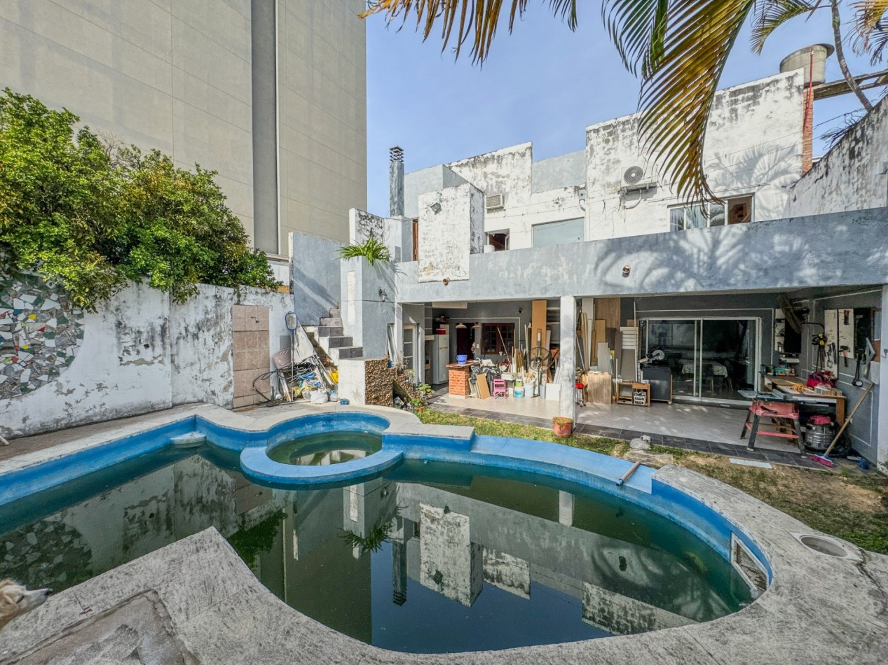 Casa con Local Comercial y Oficinas en Pleno Microcentro