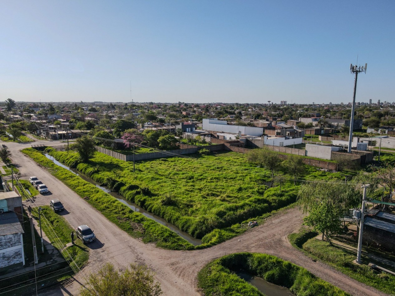 Terreno en esquina de 750 m² a 50 m de Av. San Martin