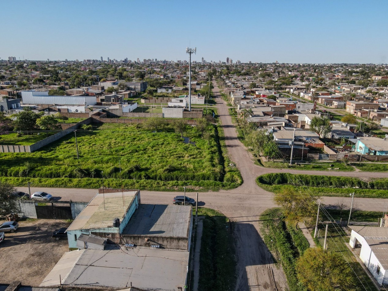 Terreno en esquina de 750 m² a 50 m de Av. San Martin