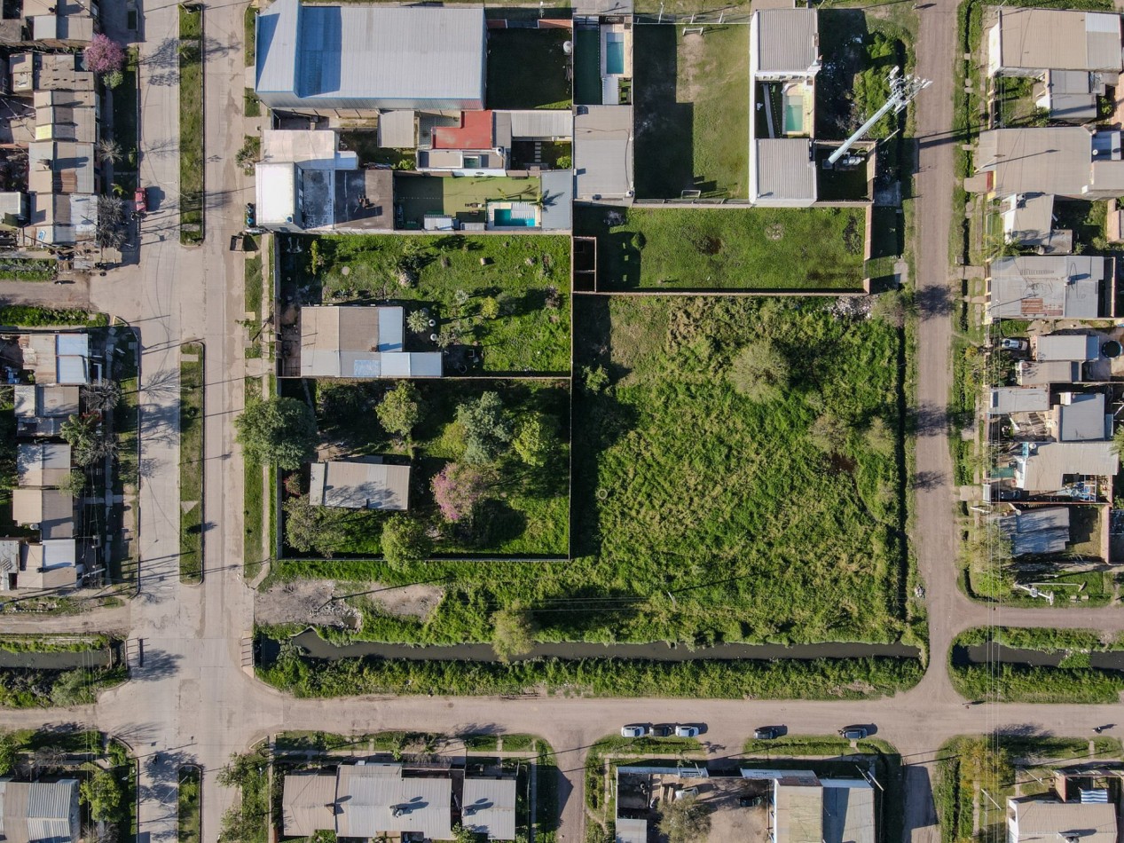 Terreno en esquina de 750 m² a 50 m de Av. San Martin