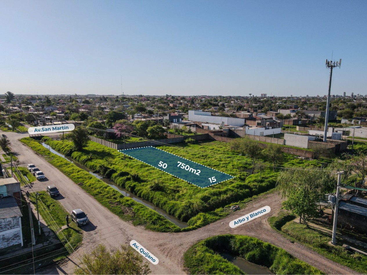 Terreno en esquina de 750 m² a 50 m de Av. San Martin
