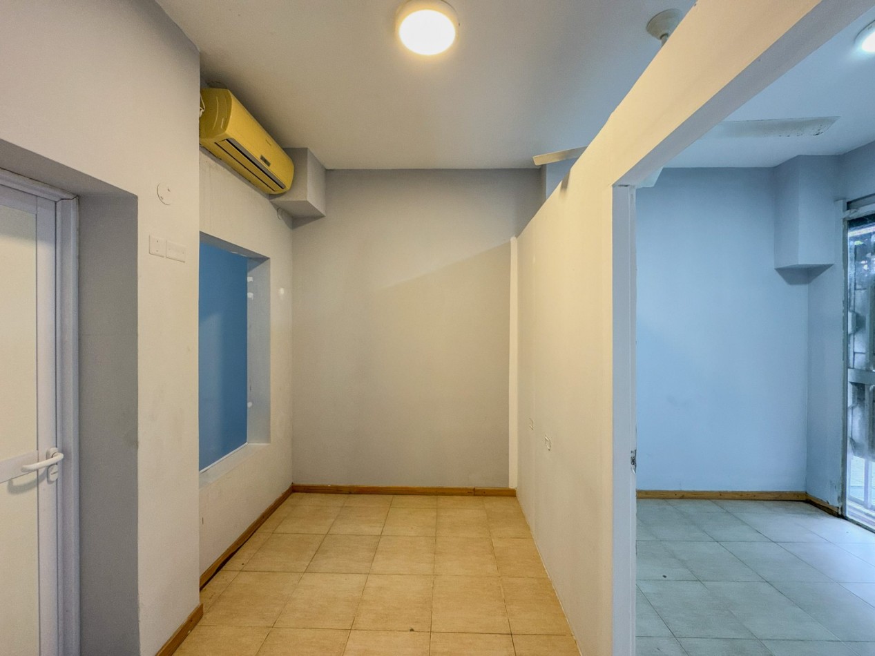 Casa 4 Dormitorios en Macrocentro con Local Comercial Al Frente