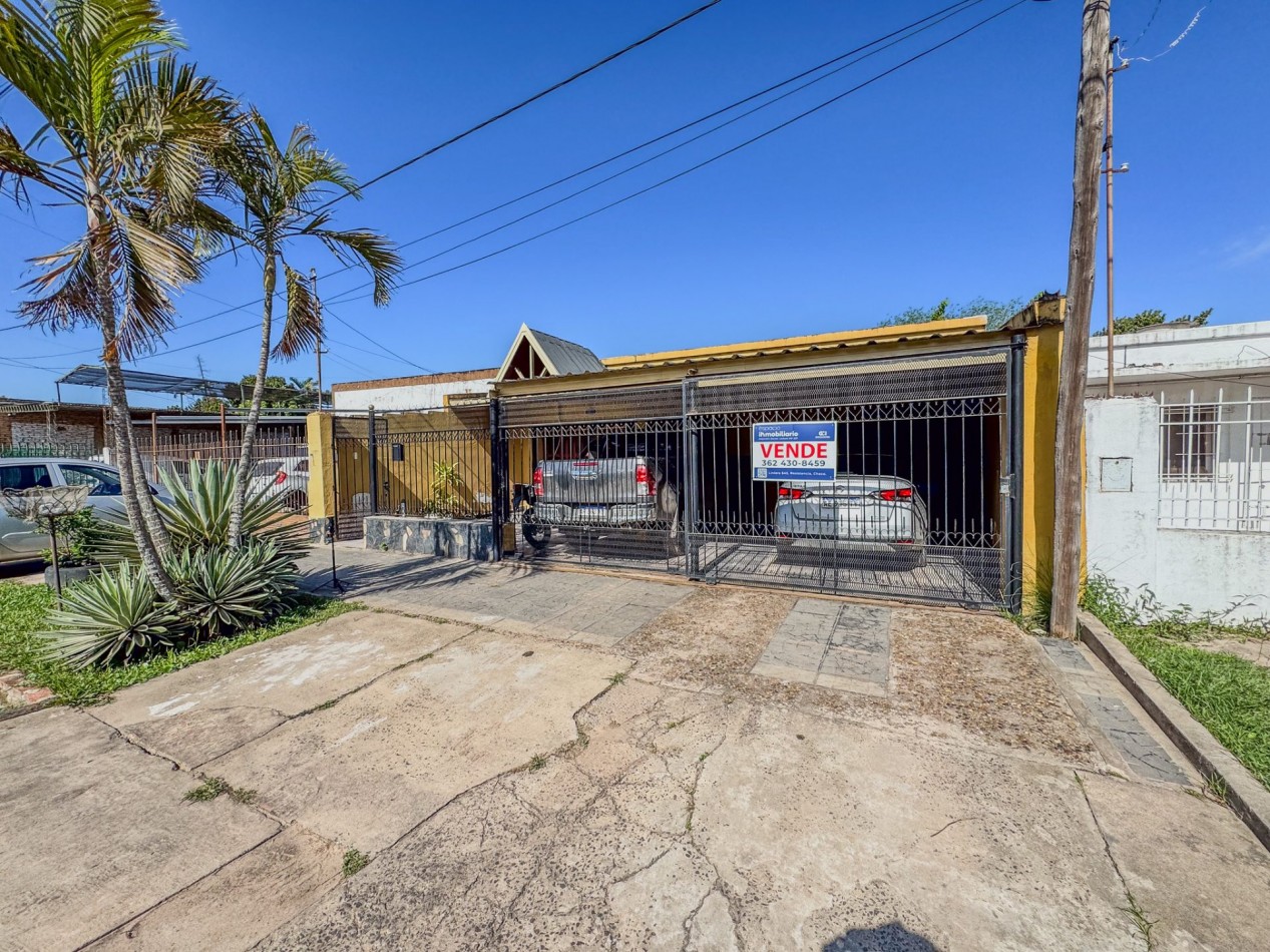 Casa con pileta y quincho independiente en terreno de 500 m² — Fontana