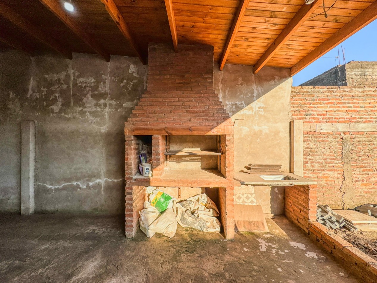 Casa reformada con pileta y parrilla a estrenar — ideal primera vivienda