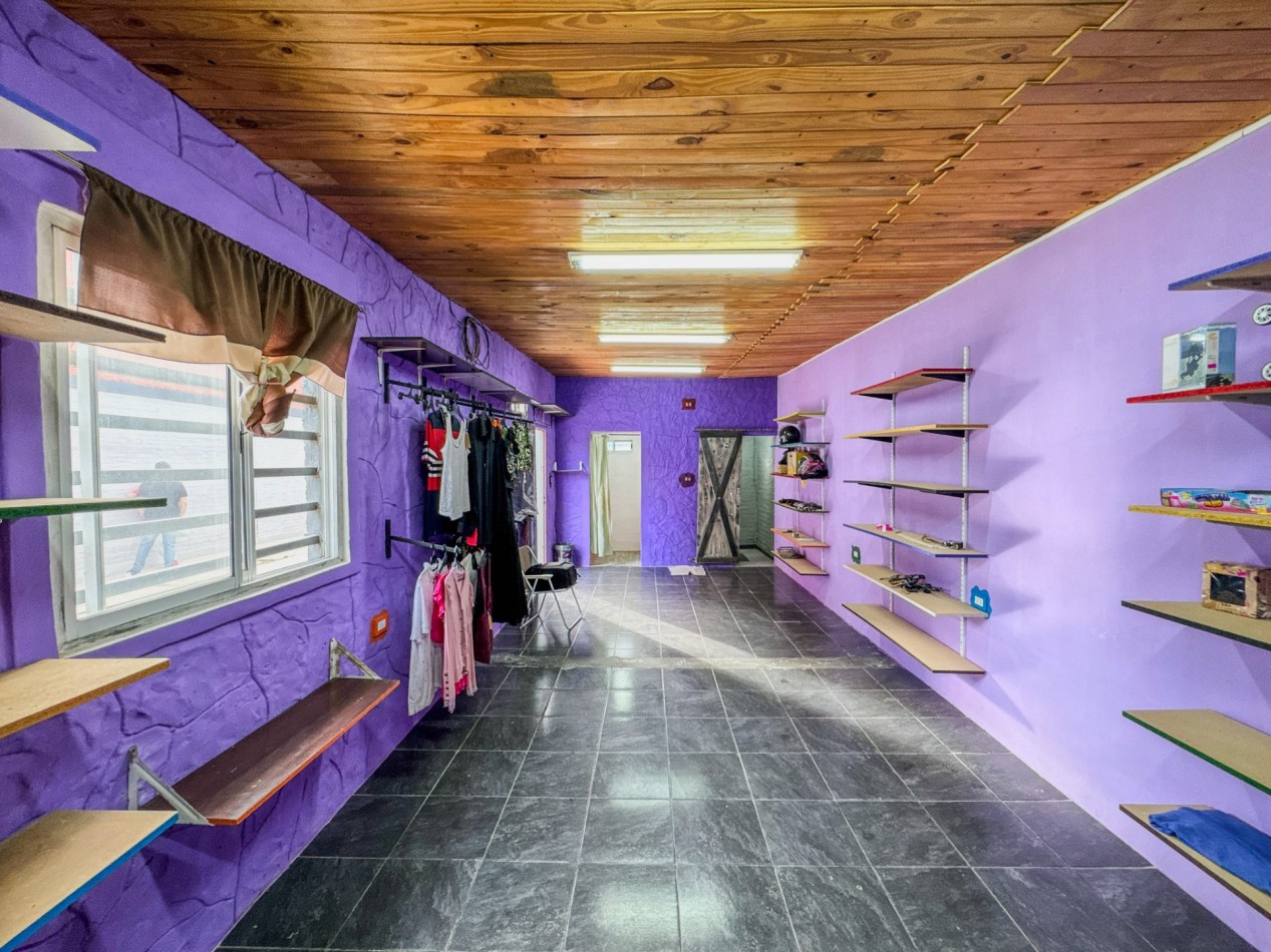 Casa con local y deposito en terreno de 400 m² — a 50 m de Av. Soberania Nacional