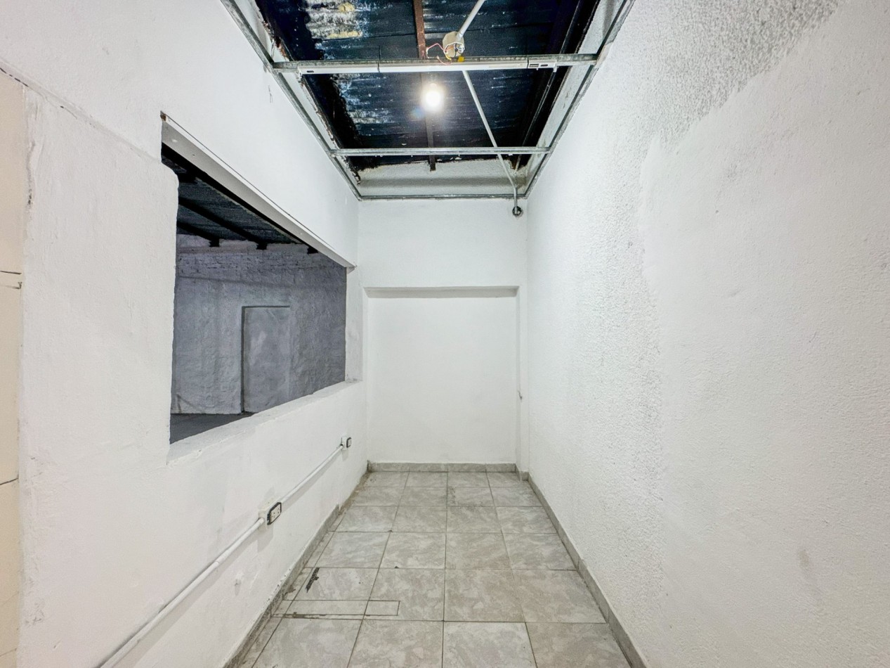 Local comercial con galpon de 190 m² a 20 metros de Av. Hernandarias