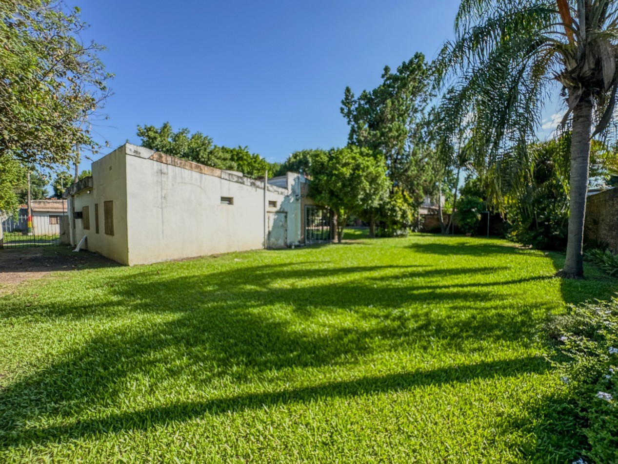 Terreno de 12x30 con frente a Av. Martina, parquizado | Villa Rio Negro
